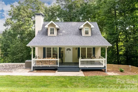 8 Coffey Pl, Asheville, NC 28806