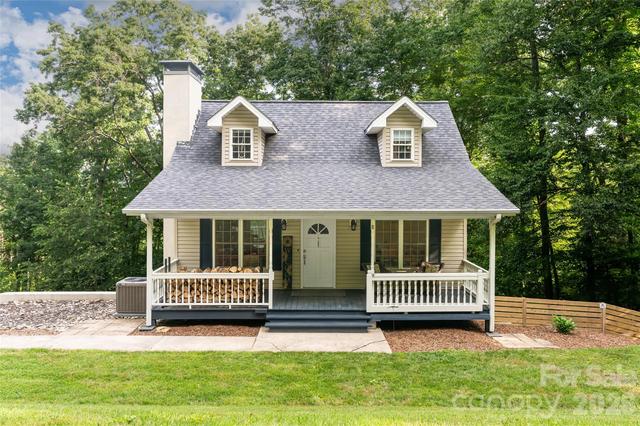 8 Coffey Pl, Asheville, NC 28806