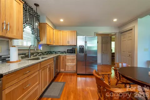 Kitchen - 3 Shytle Ln, Fletcher, NC 28732 photo 5 of 5