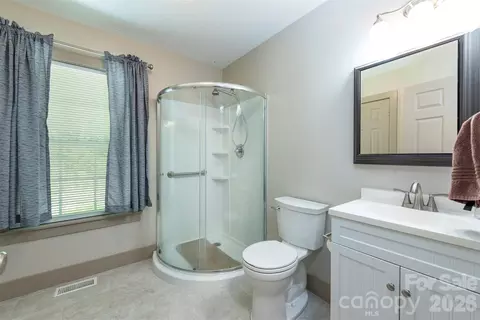 Bath - 3 Shytle Ln, Fletcher, NC 28732 photo 1 of 2
