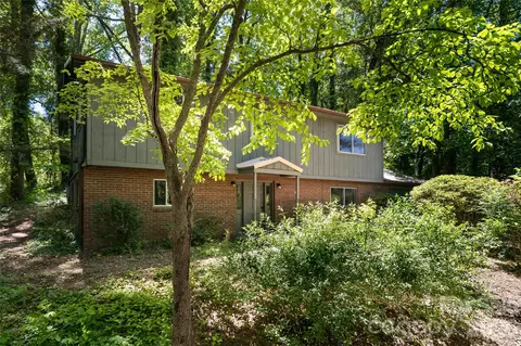 1 Beaverdam Knoll Rd, Asheville, NC 28804