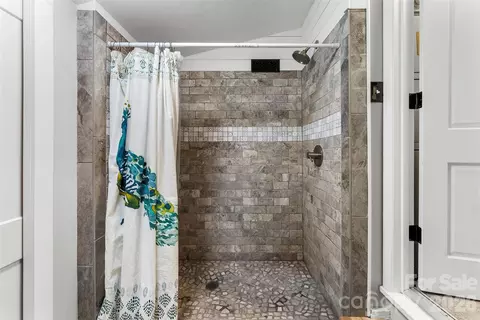 Bath - 8519 E Franklin St, Mount Pleasant, NC 28124 photo 3 of 3