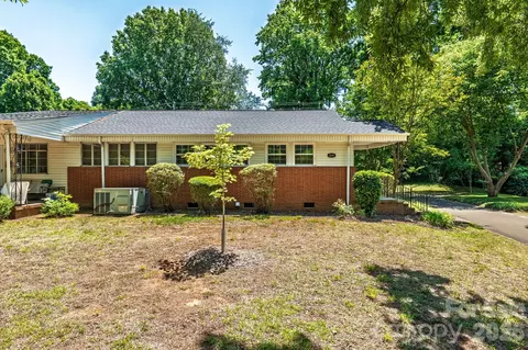 3241 Minnesota Rd, Charlotte, NC 28208