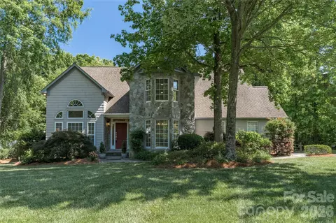 21121 Blakely Shores Dr, Cornelius, NC 28031