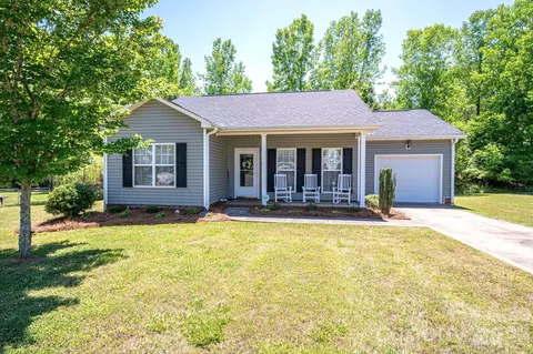7212 Pinfeather Cir, Cramerton, NC 28032