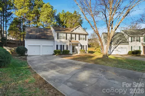 8805 Red Tail Ct, Charlotte, NC 28269