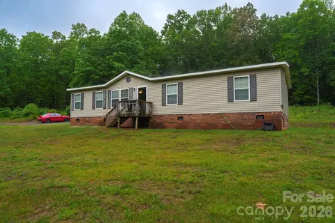 366 W Rocky Ln, Dobson, NC 27017