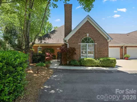 7444 Hurstbourne Green Dr, Charlotte, NC 28277