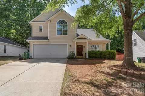 7923 Shiny Meadow Ln, Charlotte, NC 28215