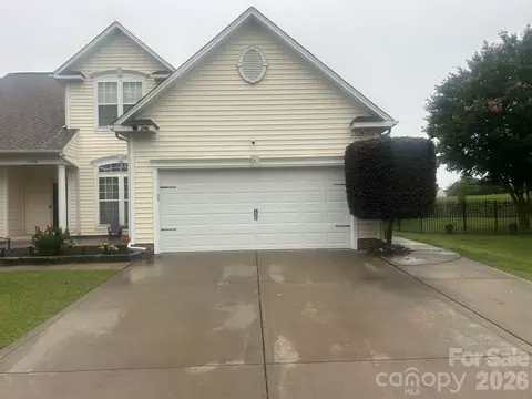 12610 Skymaster Ct, Charlotte, NC 28278