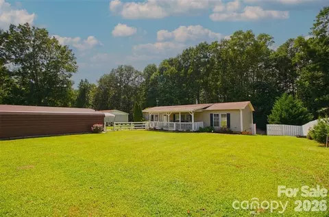 7010 Executive Cir, Denver, NC 28037