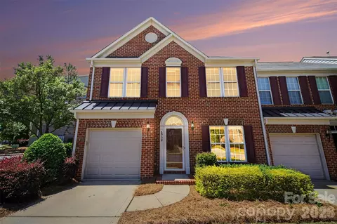 5938 Union Pacific Ave, Charlotte, NC 28210