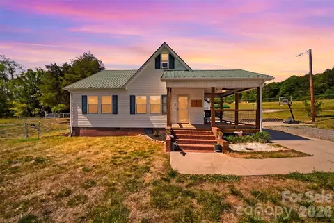 4039 Hartland Rd, Lenoir, NC 28645