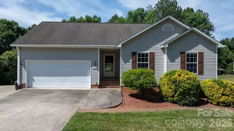 4967 Addison Ln, Hickory, NC 28601