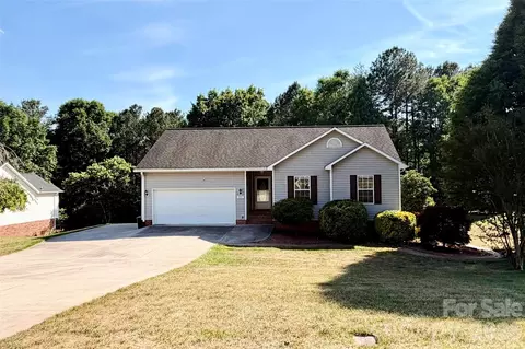 4967 Addison Ln, Hickory, NC 28601