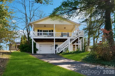 121 Oak Ter, Arden, NC 28704