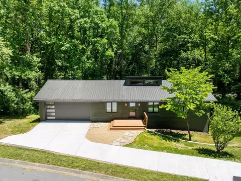 17 Muirfield Dr, Arden, NC 28704