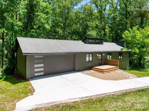 17 Muirfield Dr, Arden, NC 28704