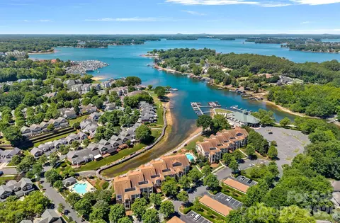 18609 Harborside Dr, Cornelius, NC 28031