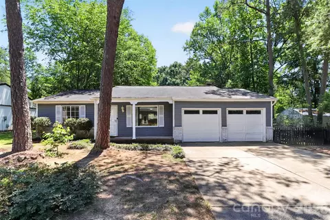 5112 Split Oak Dr, Charlotte, NC 28227