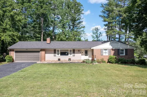 1 Oakwilde Dr, Asheville, NC 28803