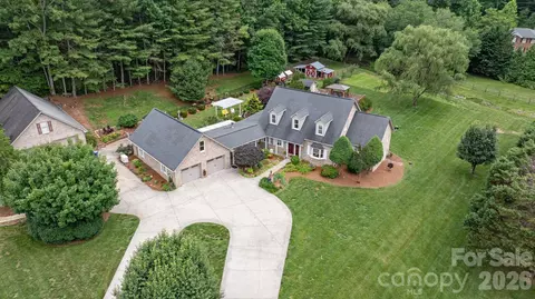 401 Redwood Ct, Lenoir, NC 28645