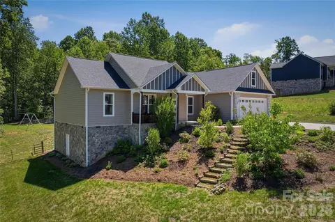3056 Richard St, Morganton, NC 28655