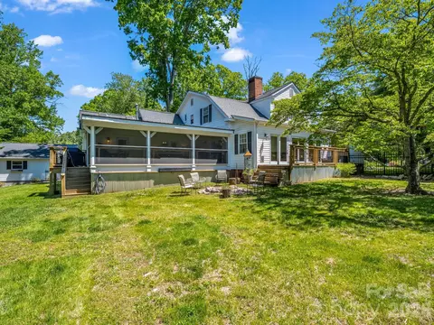 Exterior - 536 Maple St, Brevard, NC 28712 photo 4 of 16