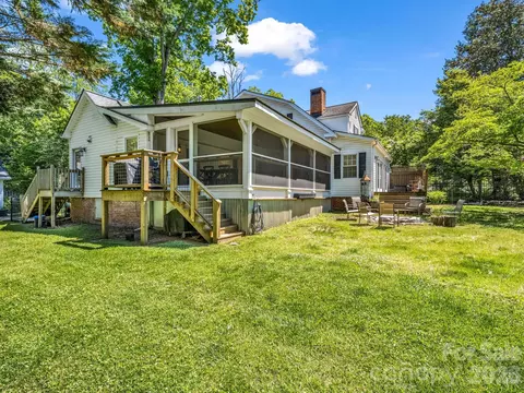 Exterior - 536 Maple St, Brevard, NC 28712 photo 6 of 16