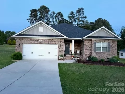 230 Macon Dr, Statesville, NC 28625