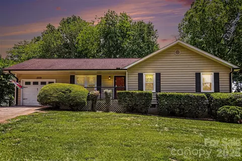 115 Cartway Ln, Statesville, NC 28625