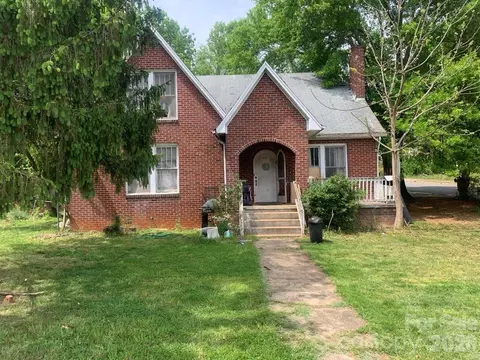 615 E Meeting St, Morganton, NC 28655