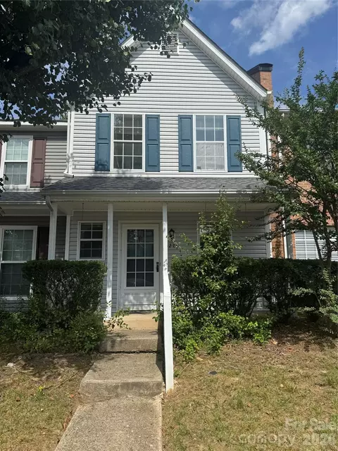 8275 Golf Ridge Dr, Charlotte, NC 28277