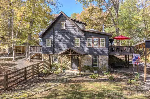 597 Tomahawk Ave, Black Mountain, NC 28711