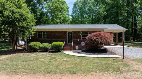 119 Nevermore Ln, Statesville, NC 28677