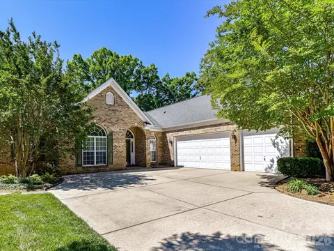 2535 Harlington Ln, Charlotte, NC 28270