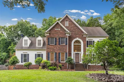 7411 Leharne Dr, Charlotte, NC 28270