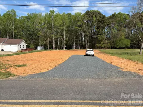 000 Quail Trail Rd, Norwood, NC 28128
