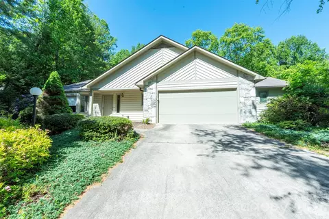 29 Hillcreek Dr, Asheville, NC 28804
