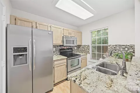 8117 Circle Tree Ln, Charlotte, NC 28277