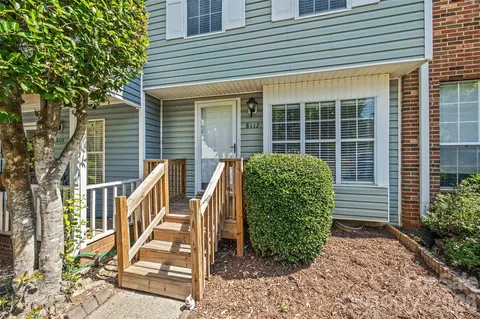 8117 Circle Tree Ln, Charlotte, NC 28277