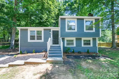 8424 Othello Pl, Charlotte, NC 28227