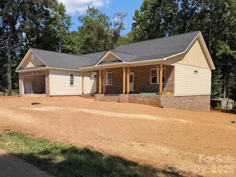 1895 Knolls Dr, Newton, NC 28658