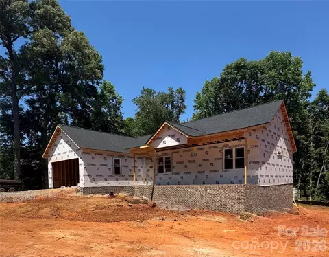 1895 Knolls Dr, Newton, NC 28658