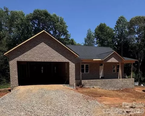 1895 Knolls Dr, Newton, NC 28658