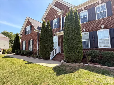 100 Drakeshire Ct, Morrisville, NC 27560