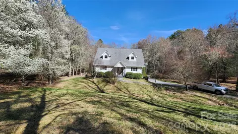 360 River Cove Ln, Hayesville, NC 28904