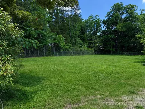 421 Dawn Cir, Charlotte, NC 28213