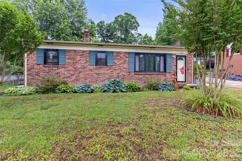325 Swanson Sw Dr SW, Lenoir, NC 28645