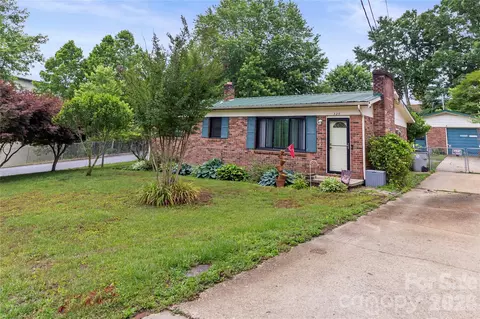 325 Swanson Sw Dr SW, Lenoir, NC 28645